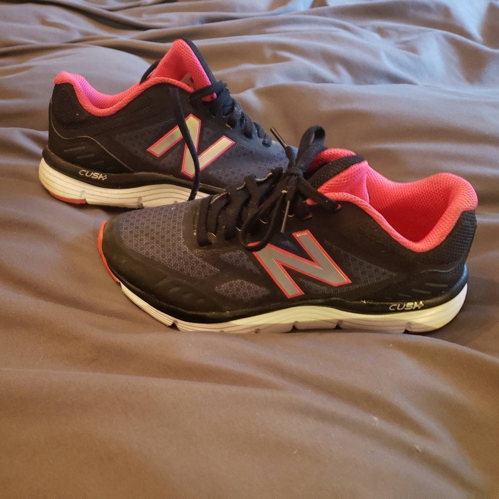 New Balance Pink/Black Running Shoes 6.5